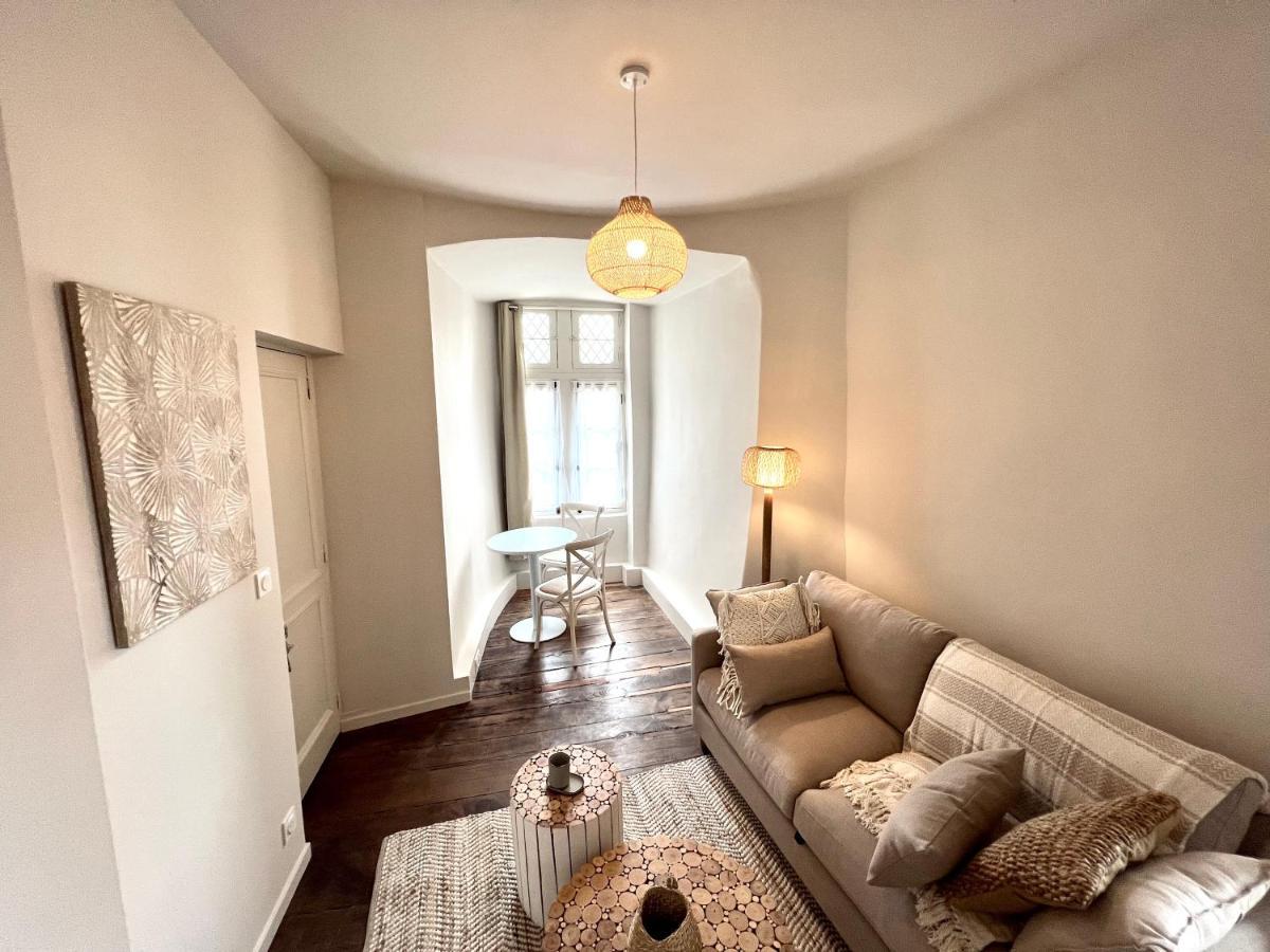 Les Suites De La Tour D'Embas Витре Экстерьер фото